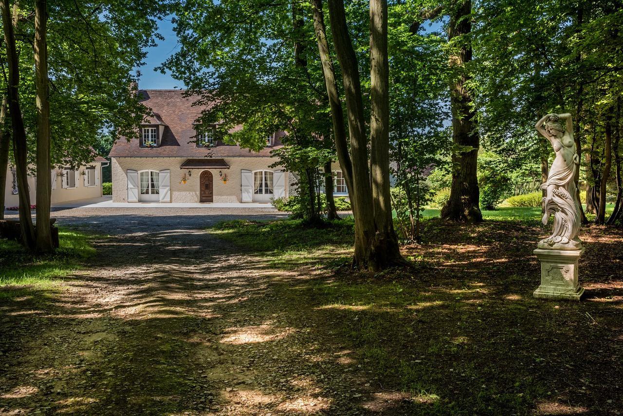 Domaine Du Bois Des Anges Bed & Breakfast Germigny-l'Eveque Bagian luar foto