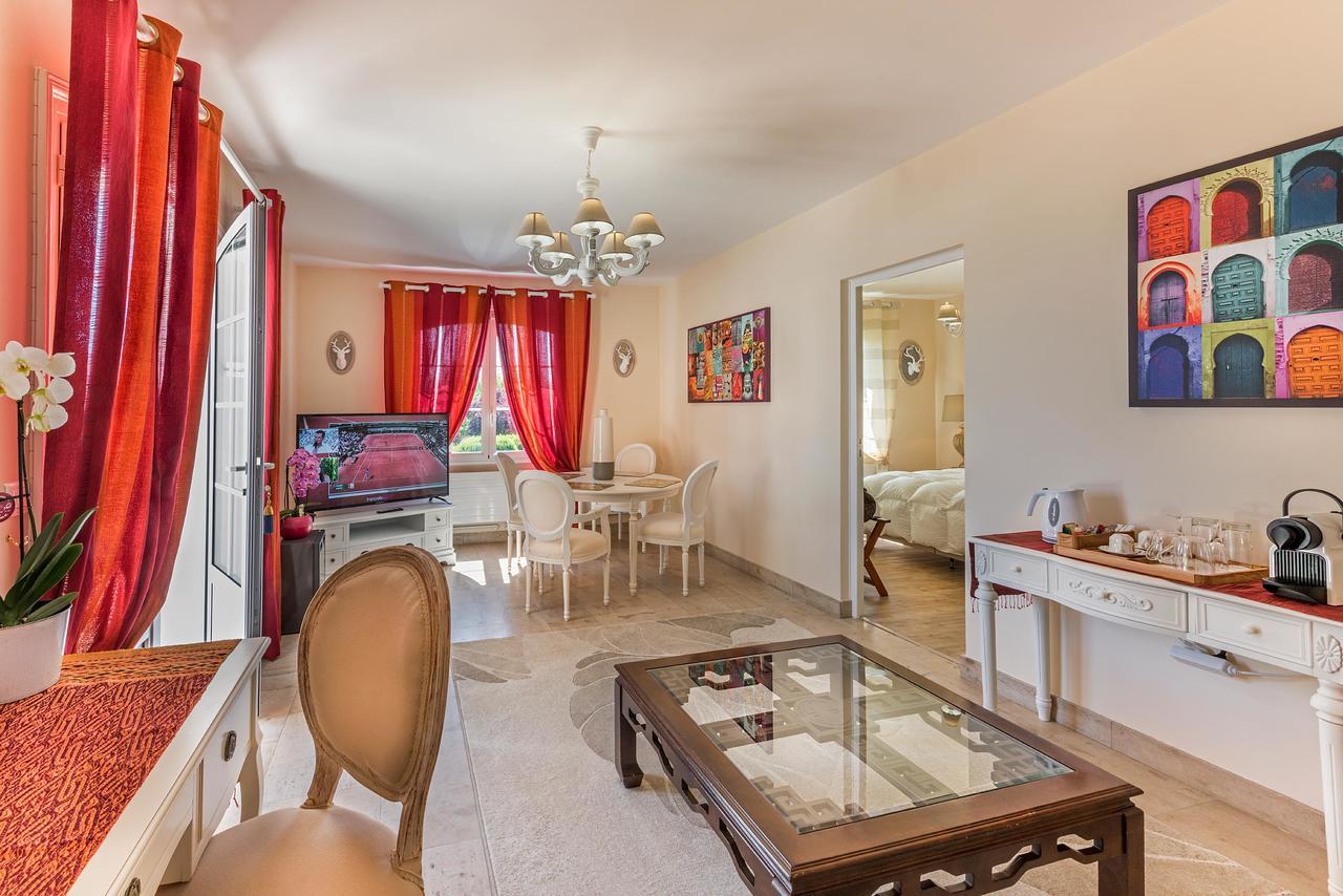 Domaine Du Bois Des Anges Bed & Breakfast Germigny-l'Eveque Bagian luar foto